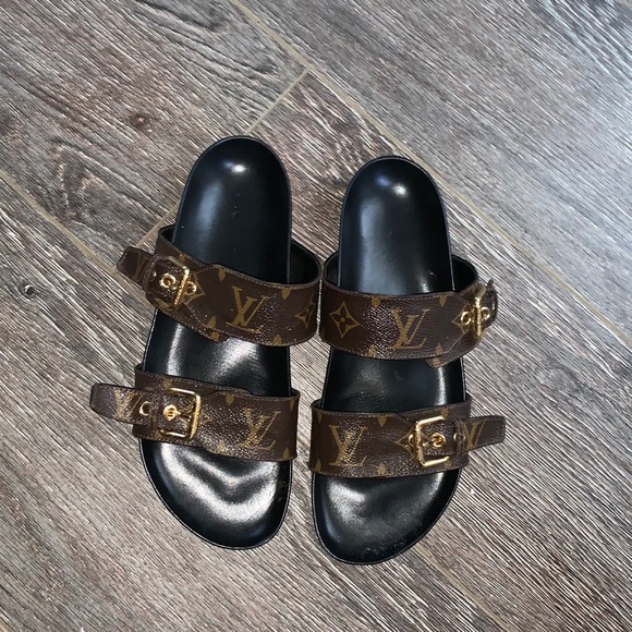 louis vuitton buckle slides